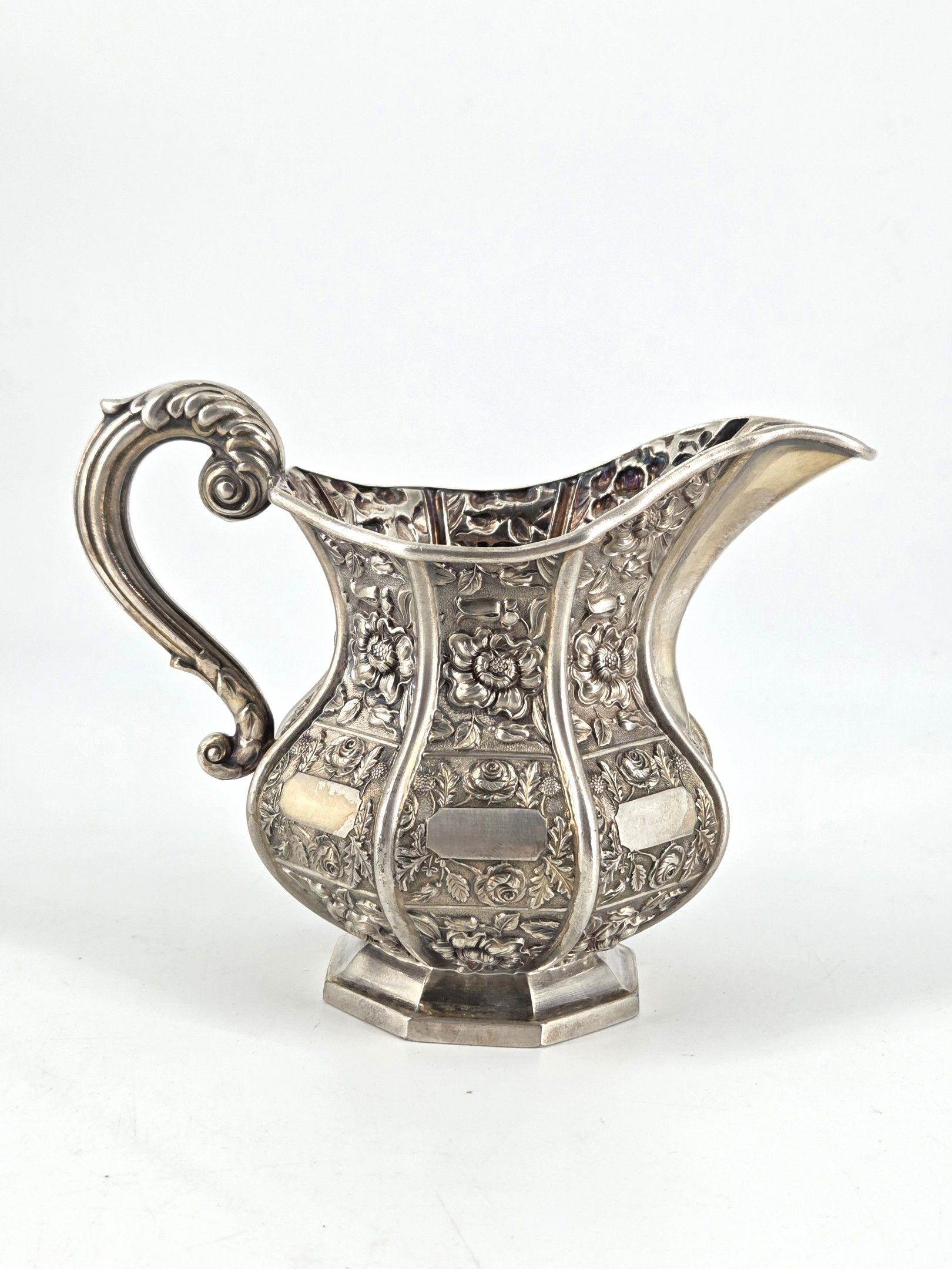Objets d'art & Curiosités