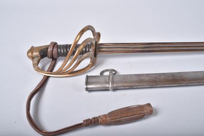 deux types d'outils différents sur la table