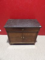 Petit buffet bas en acajou et placage d'acajou, ouvrant par … (photo 4)