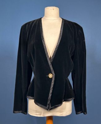 an image of a black jacket on a mannequin mannequin mannequin mannequin mannequin mannequin mannequin mannequin
