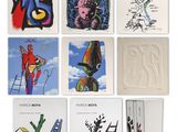 Les couvertures des livres présentent des illustrations de couleurs et de tailles variées.