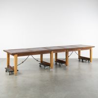 Une table de réfectoire ou de bibliothèque exceptionnellemen… (photo 2)