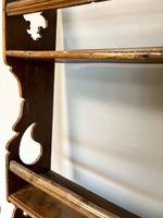 Etagère vaisselier murale en bois naturem, à décor de motifs… (photo 3)