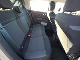 a seat belt in the back of a car