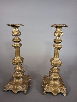 paire de chandeliers anciens en laiton