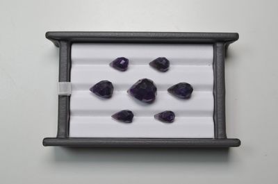 Un lot de 50 carats d'améthystes taillées en briolettes form…