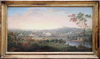 une peinture à l'huile représentant un paysage avec une rivière et une ville au loin