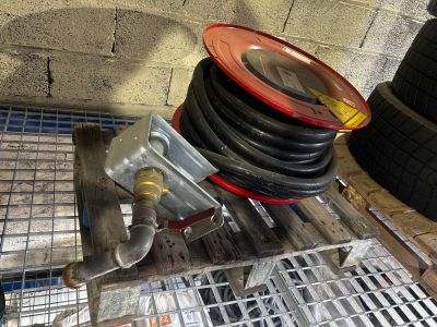 EN UN LOT : 1 LANCE A EAU HAUTE PRESSION avec enrouleur + 1 …