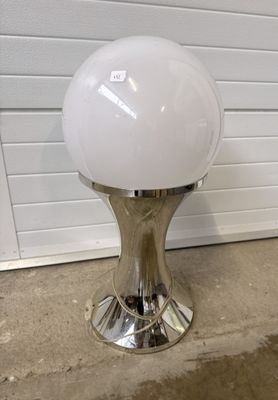 Belle lampe de salon des années 70 pied style tabouret TAM-T…
