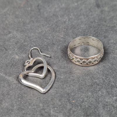 Anneau en argent et marcassites TDD 58 et pendant d'oreille …