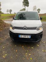 Un véhicule automobile utilitaire de marque CITROËN, modèle … (photo 2)