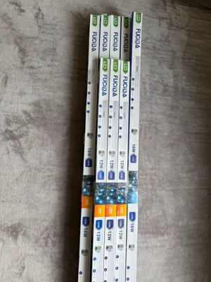 une pile de télécommandes Wii empilées les unes sur les autres