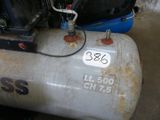 un char équipé d'un réservoir de carburant