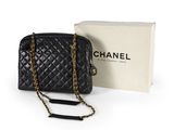 chanel black quilted leather quilted shoulder bag