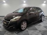 la photo d'une voiture noire garée dans un garage