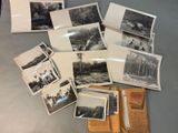 plusieurs vieilles photos en noir et blanc représentant des personnes dans les bois
