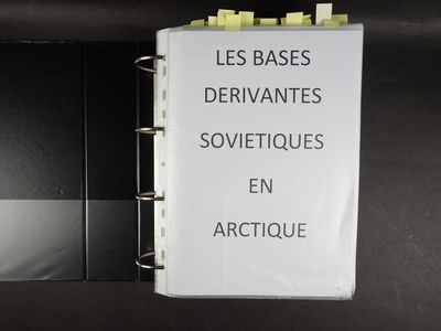 La suite 1 énorme classeur de plus de 258 lettres et cartes …