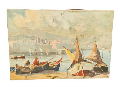 un tableau représentant des bateaux sur l'eau, avec une ville en arrière-plan