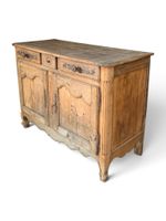 Buffet en bois naturel ouvrant par deux vantaux et trois tir… (photo 2)