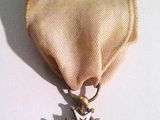 médaille de l'Ordre de l'Étoile de l'Ordre de la Croix-Rouge