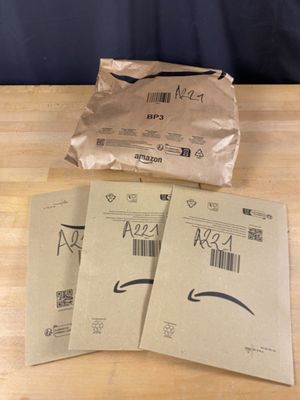 Lot de 4 colis Mystère (Retour Amazon,NPAI ,Adresse incomplè…
