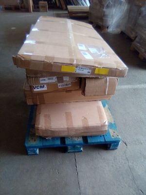 68 / Lot divers d'environ 135 Kg de meubles de marque V…