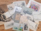 de nombreux types de dessins différents sur la table