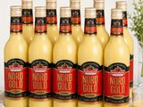 Six bouteilles de Nordd Gold sont alignées sur une table.
