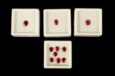 RUBIS. Lot de 10 rubis en taille ovale totalisant 5.04 carat…