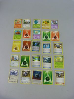 POKEMON NINTENDO Lot de 25 cartes Pokémon françaises.