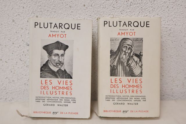 La Pléiade : PLUTARQUE Les vies des hommes illustres en 2 volumes...
