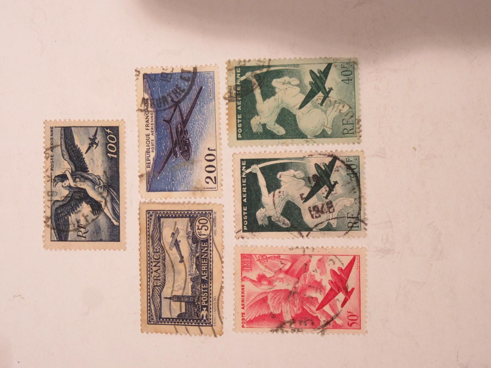 392 - LOT DE TIMBRES POSTE AERIENNE FRANCE .2 - 3 EURO