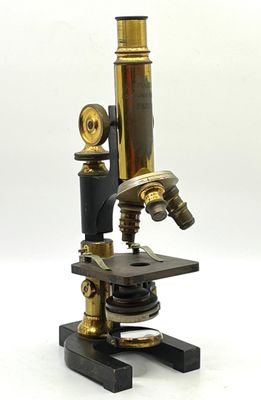 M. STIASSNIE, 204 Boulevard Raspail, Paris.