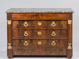 commode ancienne avec dessus en marbre et poignées en laiton