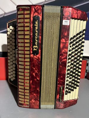 Accordéon BARCAROLE, usures, manques accidents, fentes.