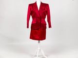 une robe rouge et une veste sur un mannequin, un mannequin, un mannequin, un mannequin, un mannequin, un mannequin, un mannequin, un mannequin, un mannequin, un mannequin, un mannequin, un mannequin, un mannequin, un mannequin, un mannequin, un mannequin, un mannequin, un mannequin, un mannequin, un mannequin, un mannequin, un mannequin, un mannequin, un mannequin, un mannequin, un mannequin, un mannequin, un mannequin, un mannequin, un mannequin, un mannequin, un mannequin, un mannequin, un