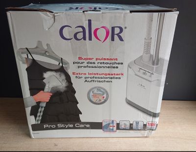emballage d'un mixeur posé sur une table en bois