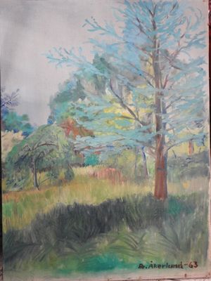 une peinture à l'huile représentant un arbre dans un champ, avec de l'herbe et des arbres en arrière-plan