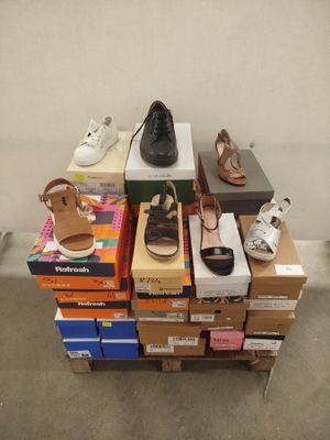 lot de 40 paires de chaussures été - avec boites - pointures…