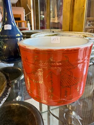 Cache pot en céramique orange à décor de temple - accidents 10 x 13 cm - Photo 1