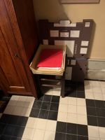 LOT de MOBILIER comprenant un BIBUS, un BUREAU (et son faute… (photo 6)