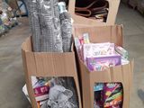 deux cartons empilés l'un sur l'autre