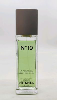 CHANEL. Eau de toilette "N°19", 100 ml.