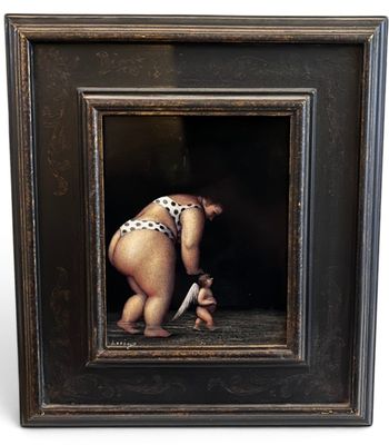 tableau représentant une femme en maillot de bain qui se penche pour ramasser un ours en peluche