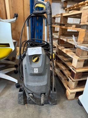 Nettoyeur haute pression KARCHER modèle professionnel (1 roue cassée)  - Photo 1