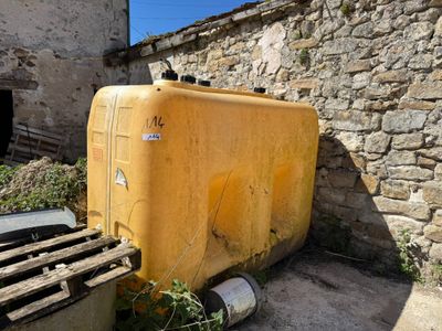 1 cuve plastique à gasoil 2500L