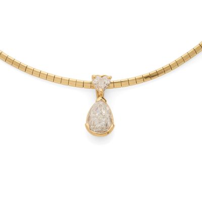 COLLIER présentant un diamant coeur et un diamant poire de 1…