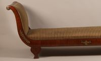 Banquette à chevets renversés, en acajou et placage d'acajou… (photo 2)