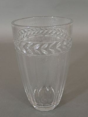VILLEROY & BOCH, Vase en cristal à décor de frise de feuille…