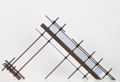 Peter Tysoe (N en 1935) Sculpture en verre et mtal.